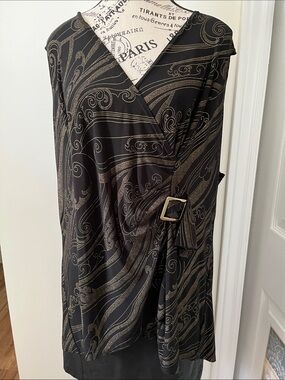 😃Penningtons Black Midi Wrap Top with Gold Swirl Print and Buckle